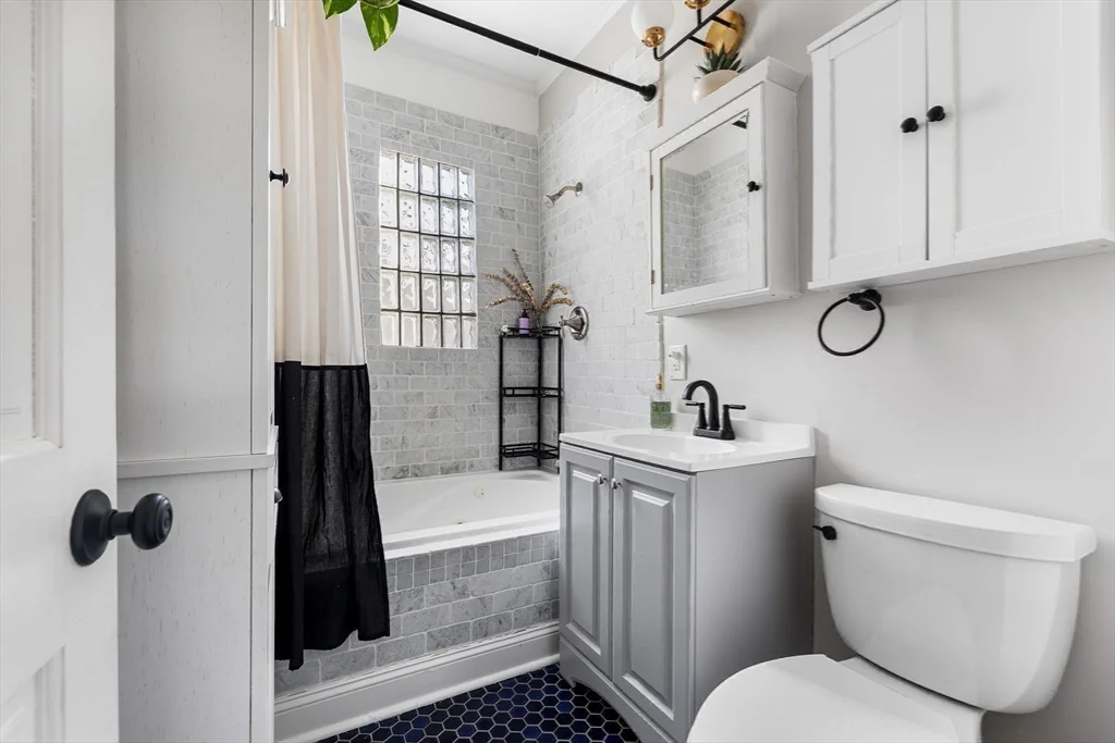 3 bed, 1 bath apartment for rent at 185 Savin Hill Ave Unit 3, Dorchester — photo 18 of 28