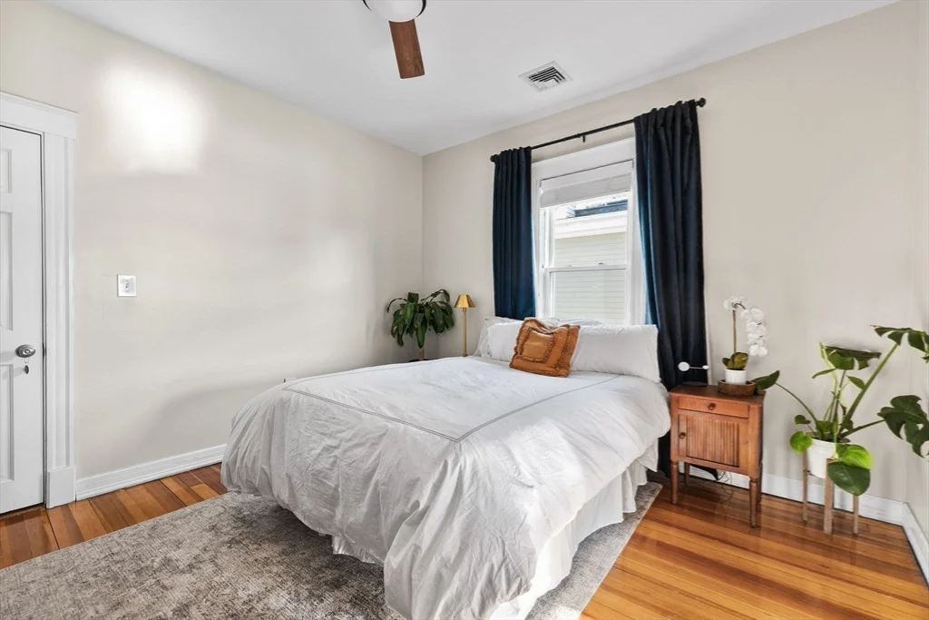 3 bed, 1 bath apartment for rent at 185 Savin Hill Ave Unit 3, Dorchester — photo 20 of 28
