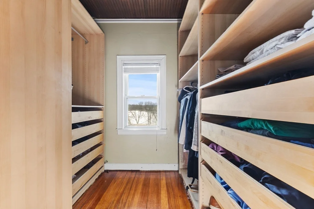 3 bed, 1 bath apartment for rent at 185 Savin Hill Ave Unit 3, Dorchester — photo 21 of 28