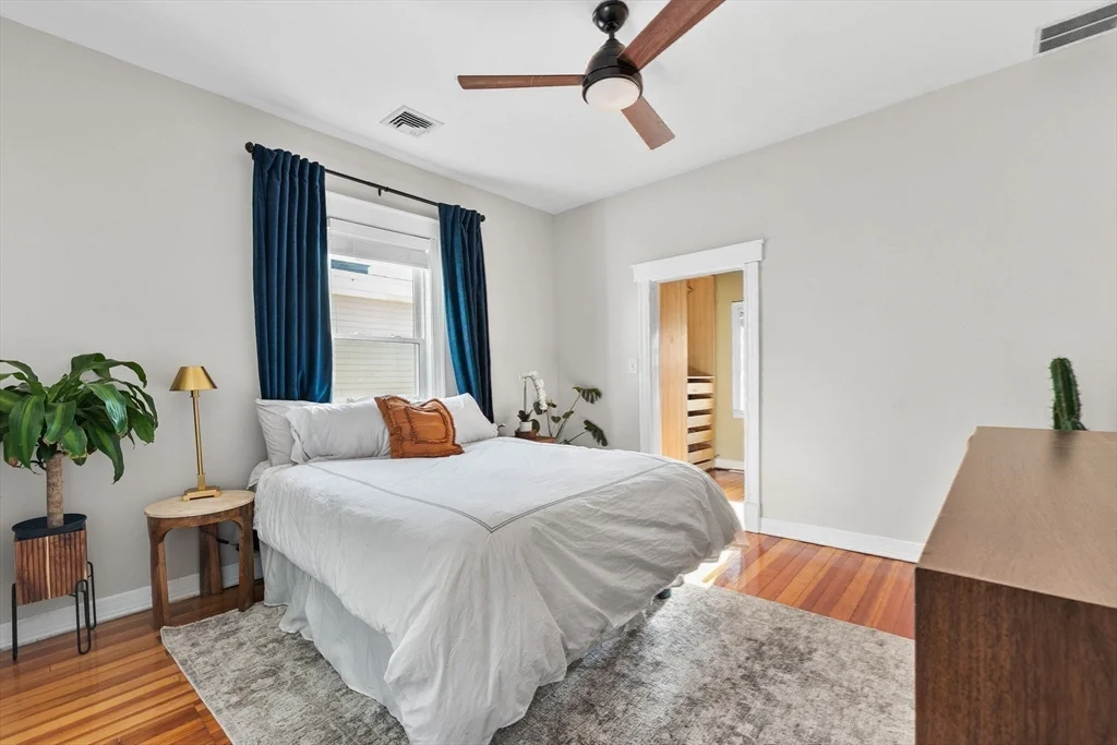 3 bed, 1 bath apartment for rent at 185 Savin Hill Ave Unit 3, Dorchester — photo 19 of 28
