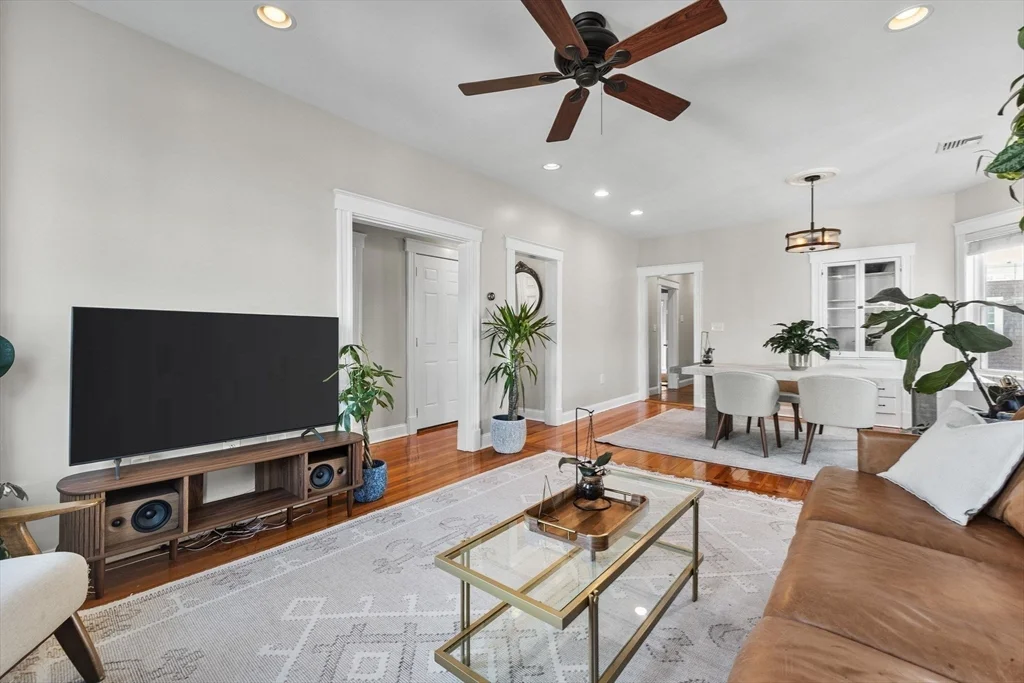 3 bed, 1 bath apartment for rent at 185 Savin Hill Ave Unit 3, Dorchester — photo 4 of 28