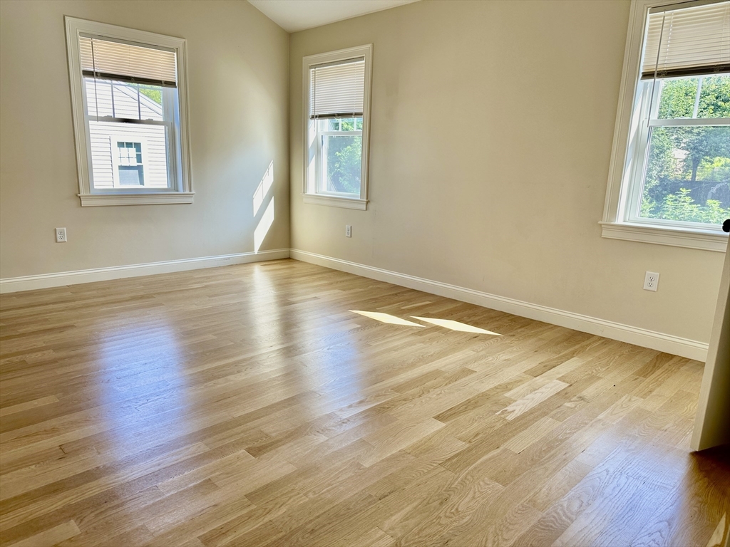 3 bed, 2 bath apartment for rent at 185 Summer St Unit 185, Watertown — photo 3 of 8