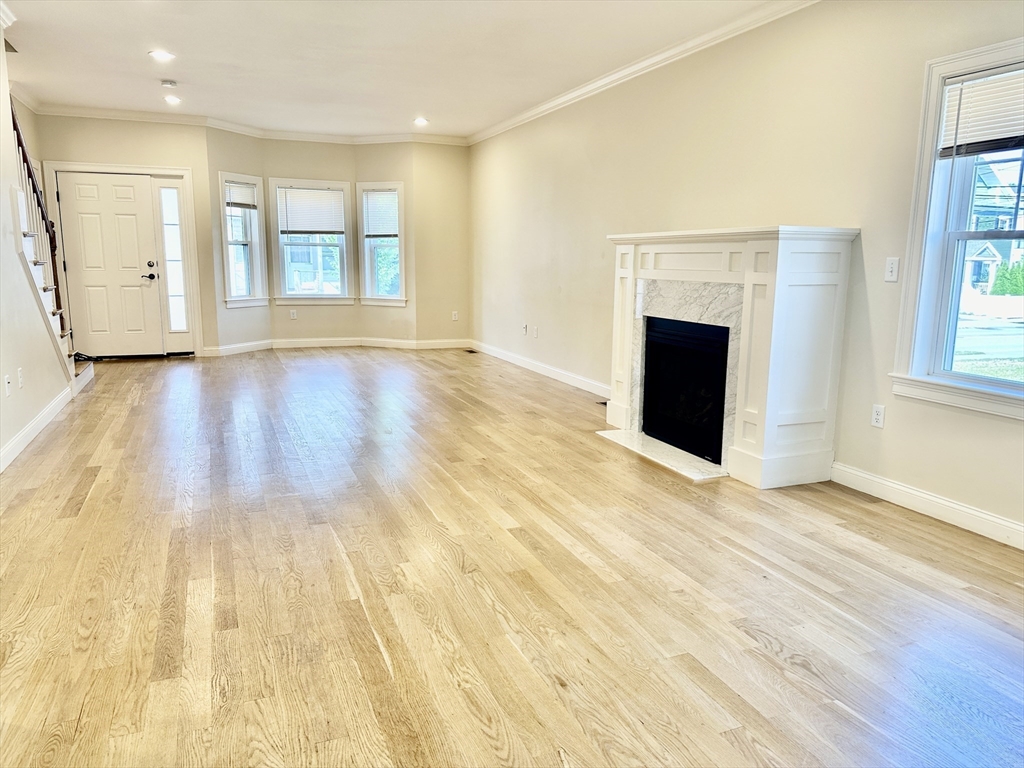 3 bed, 2 bath apartment for rent at 185 Summer St Unit 185, Watertown — photo 1 of 8