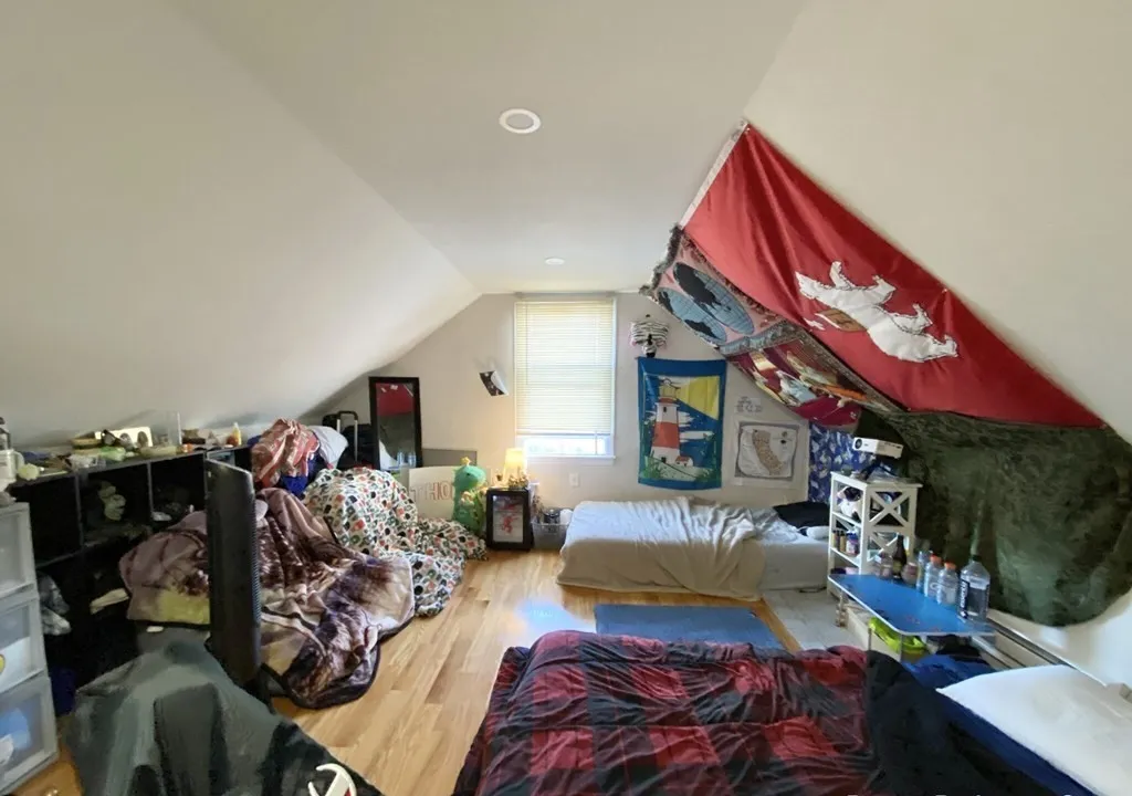 4 bed, 1 bath apartment for rent at 185 Sydney St Unit 1, Boston — photo 6 of 9