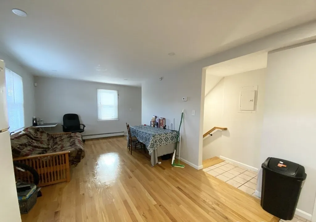 4 bed, 1 bath apartment for rent at 185 Sydney St Unit 1, Boston — photo 2 of 9