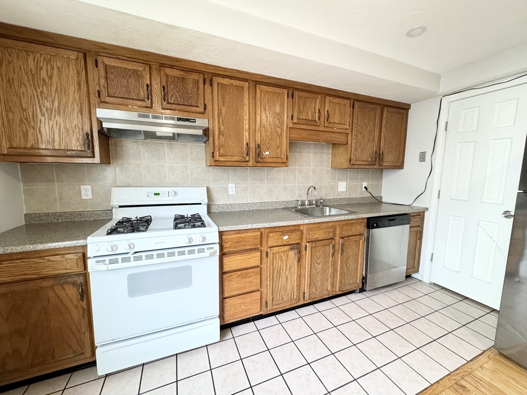 4 bed, 1 bath apartment for rent at 185 Sydney St Unit 2, Dorchester