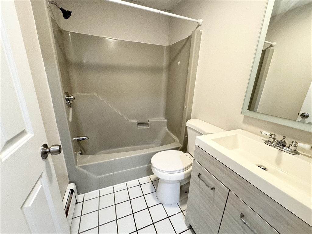 4 bed, 1 bath apartment for rent at 185 Sydney St Unit 2, Dorchester — photo 7 of 9