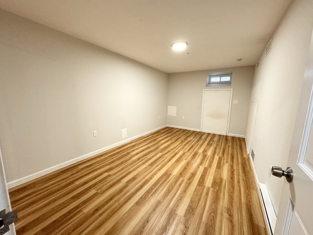 4 bed, 1 bath apartment for rent at 185 Sydney St Unit 2, Dorchester — photo 5 of 9