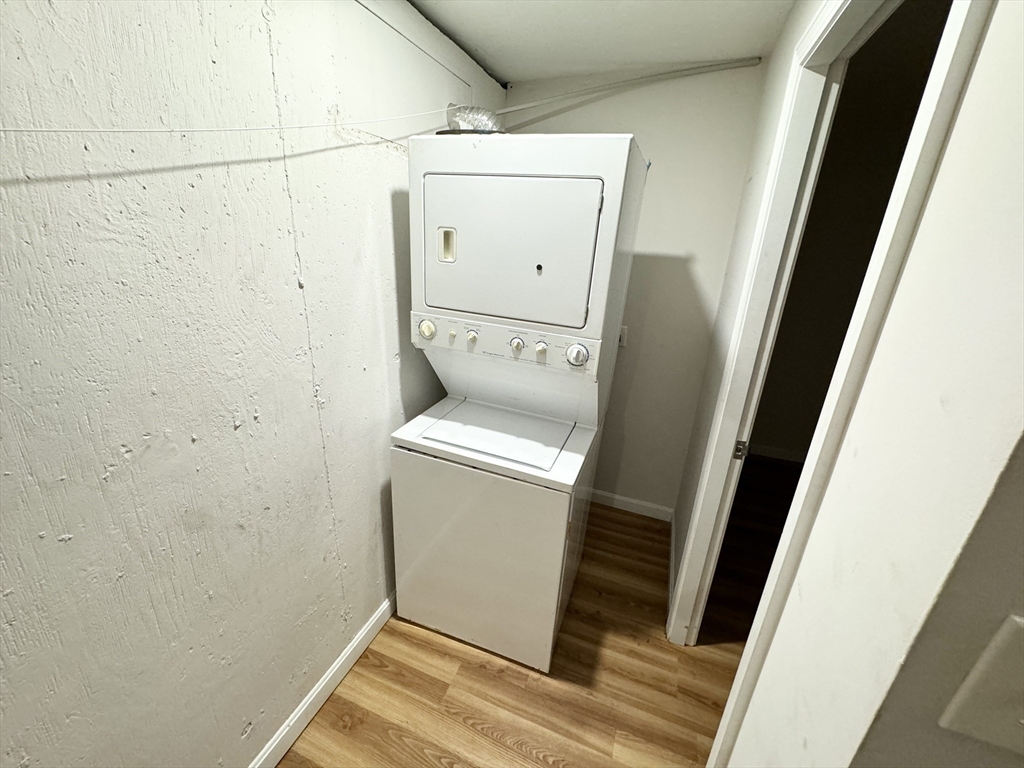 4 bed, 1 bath apartment for rent at 185 Sydney St Unit 2, Dorchester — photo 9 of 9