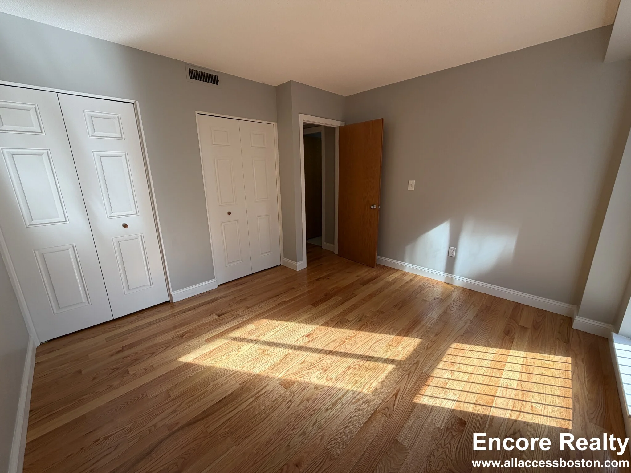3 bed, 2 bath apartment for rent at 1850 Beacon St Unit 1850 -304, Brookline — photo 15 of 18