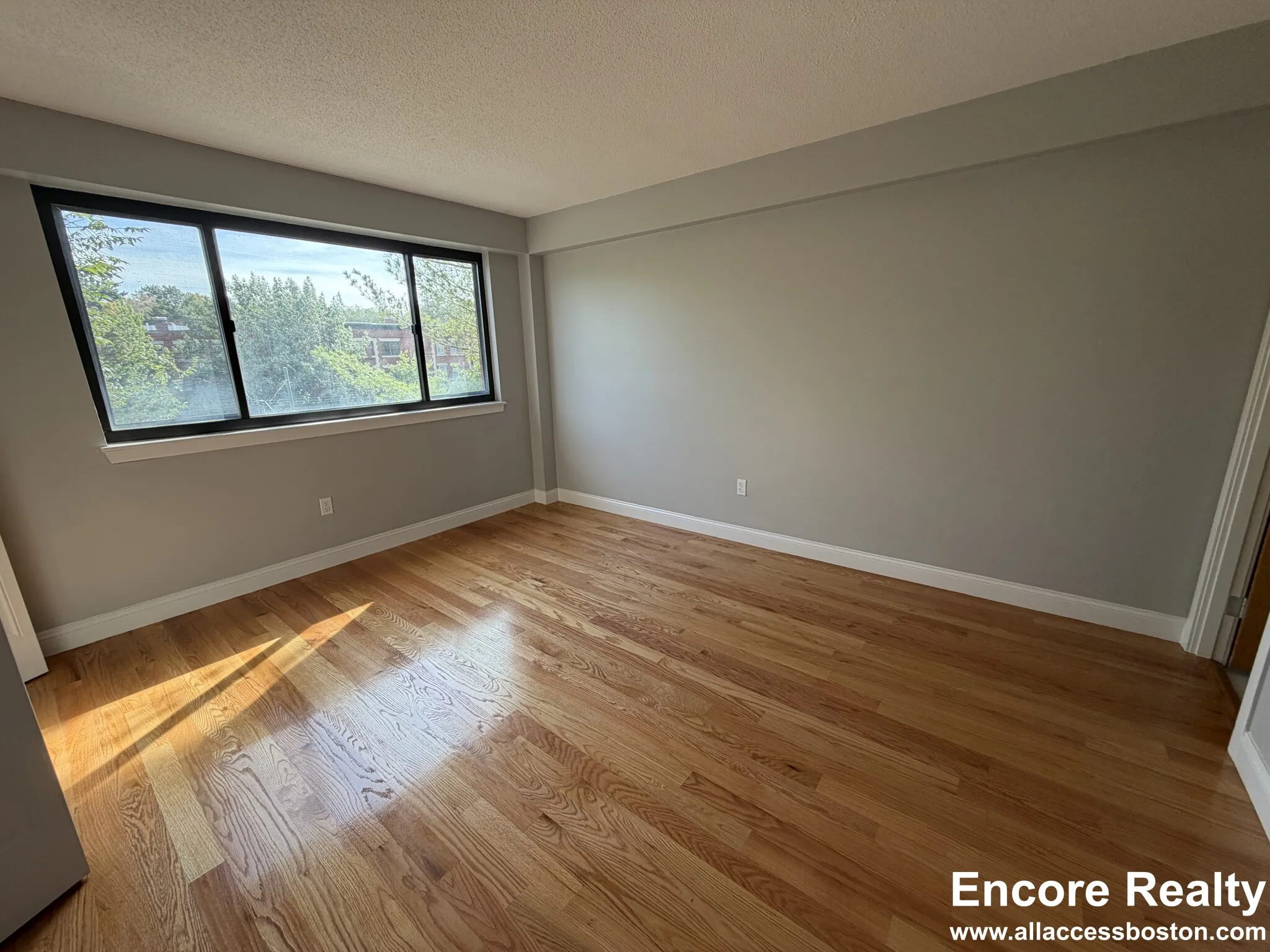 3 bed, 2 bath apartment for rent at 1850 Beacon St Unit 303, Brookline — photo 9 of 18