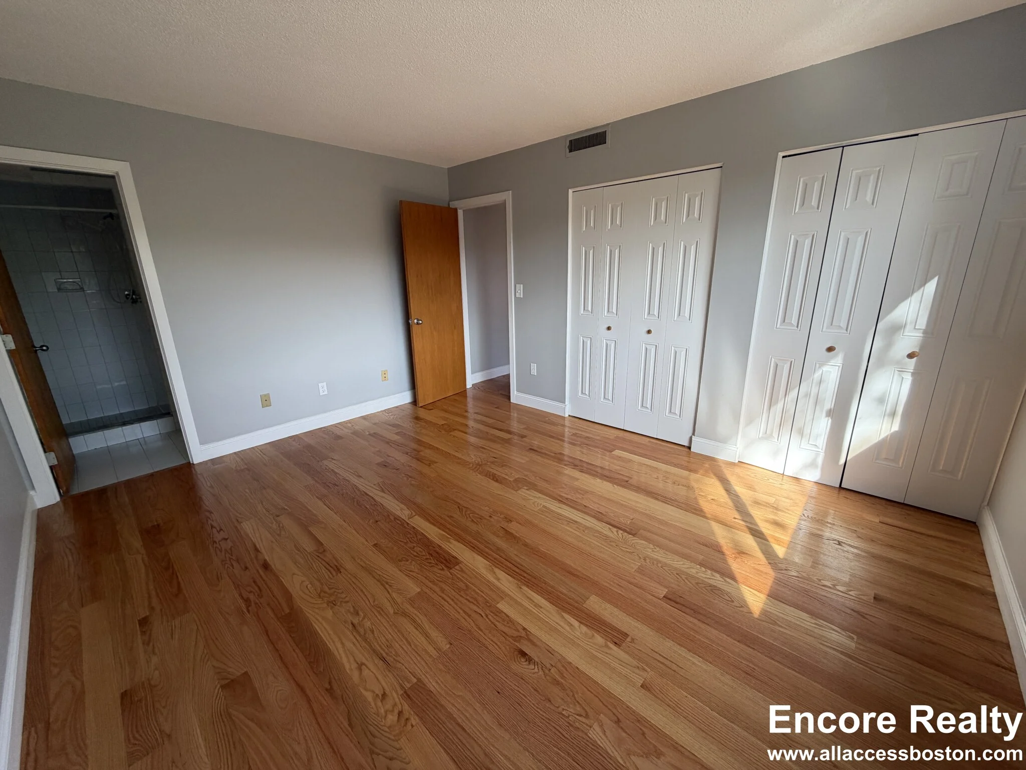 3 bed, 2 bath apartment for rent at 1850 Beacon St Unit 304, Brookline — photo 10 of 18