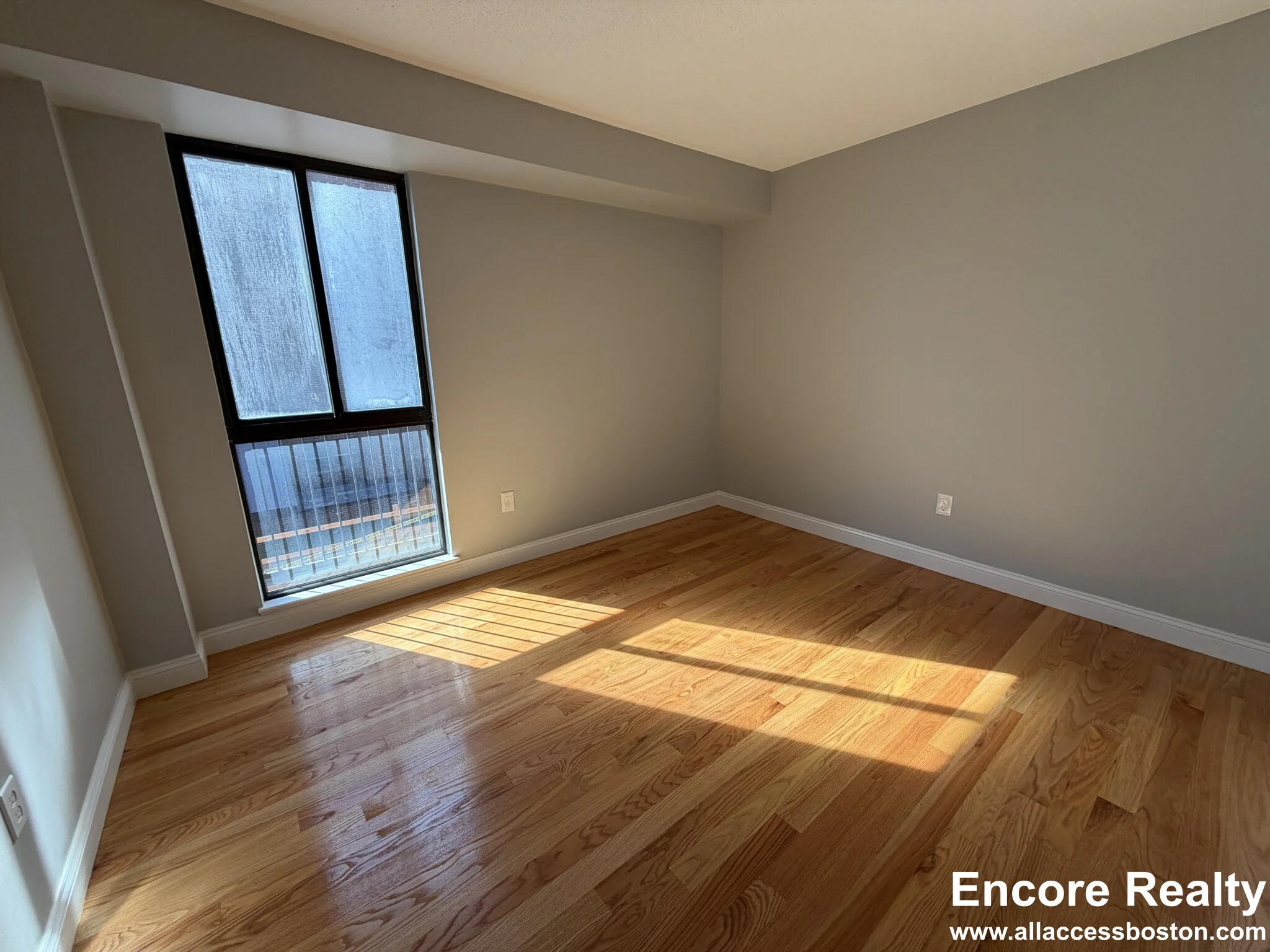 3 bed, 2 bath apartment for rent at 1850 Beacon St Unit 304, Brookline — photo 14 of 18