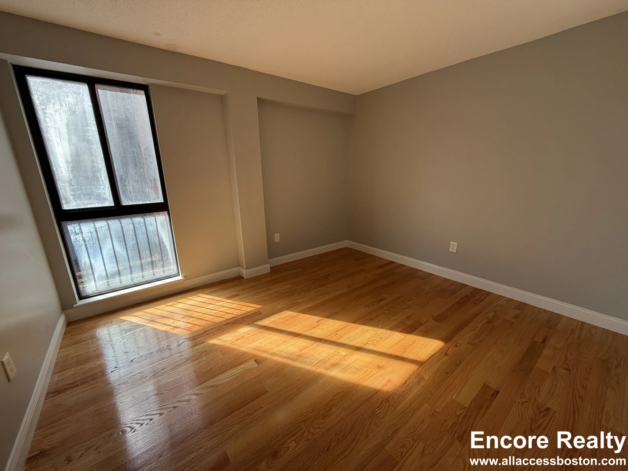 3 bed, 2 bath apartment for rent at 1850 Beacon St Unit 304, Brookline — photo 16 of 18