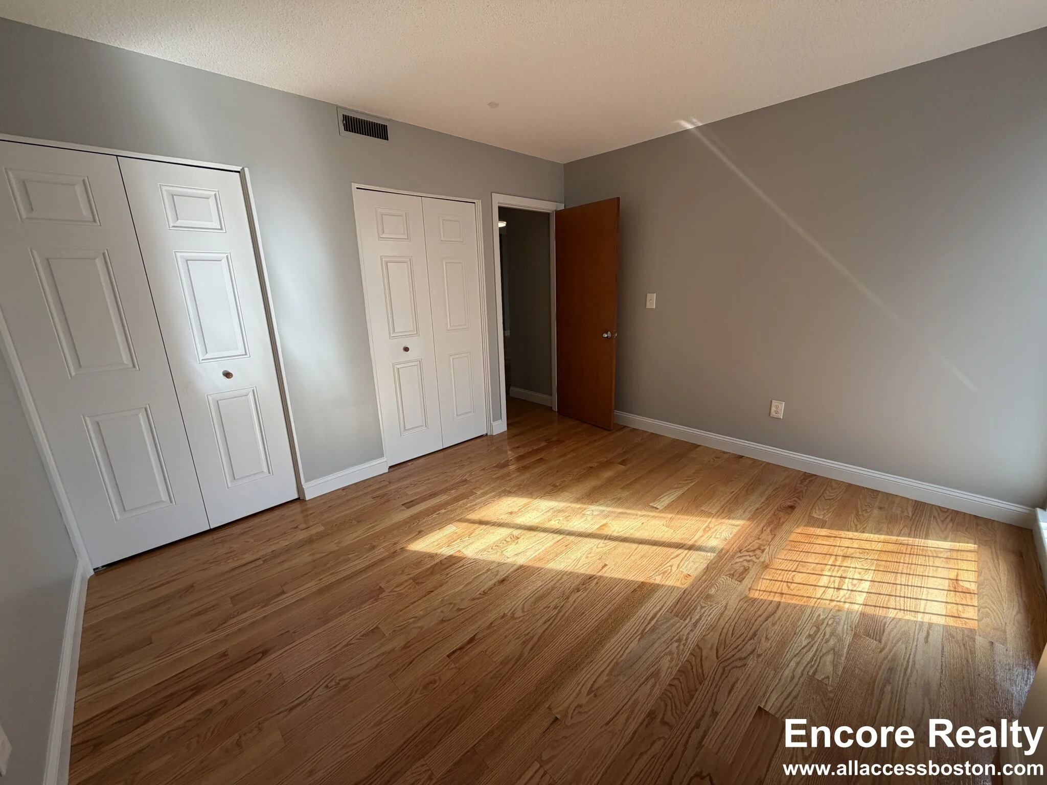 3 bed, 2 bath apartment for rent at 1850 Beacon St Unit 304, Brookline — photo 17 of 18