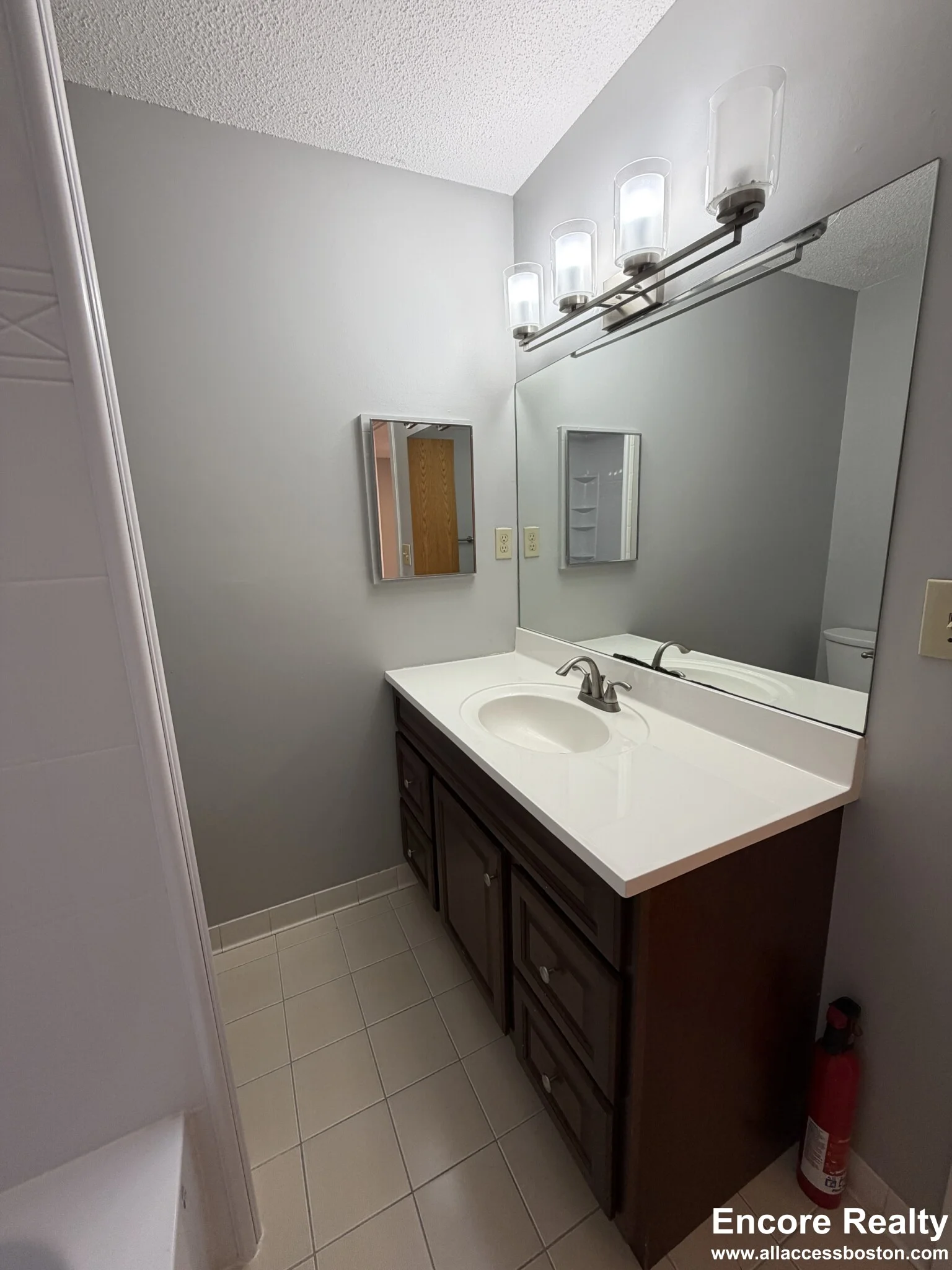 3 bed, 2 bath apartment for rent at 1850 Beacon St Unit 304, Brookline — photo 13 of 18