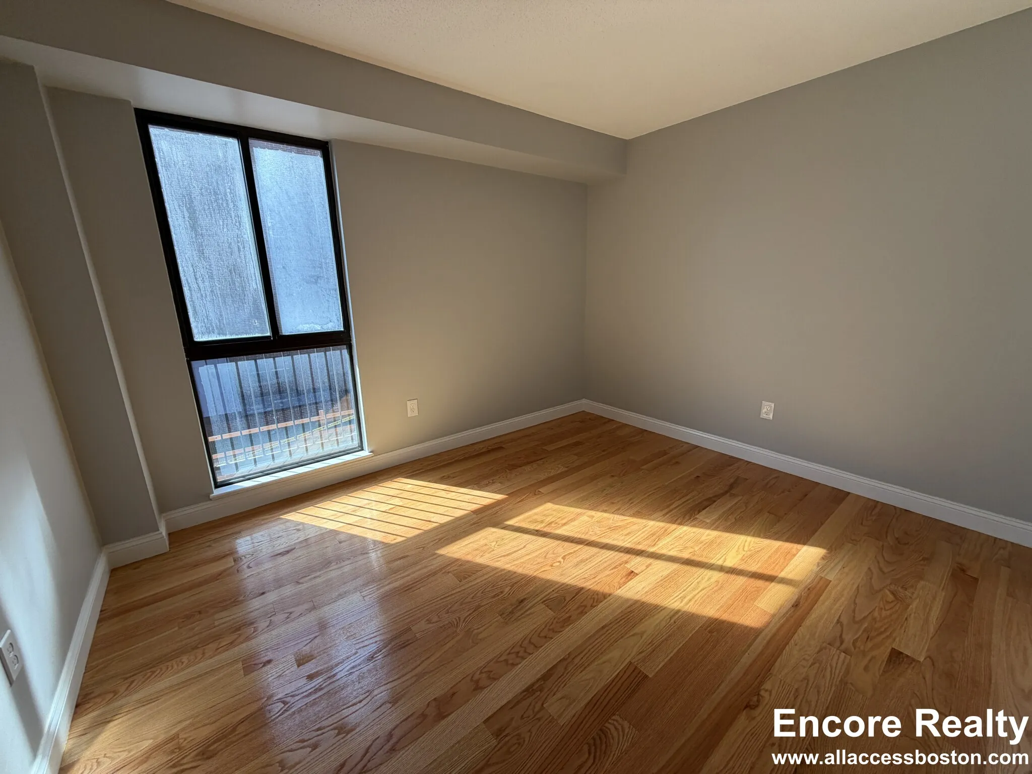 3 bed, 2 bath apartment for rent at 1850 Beacon St Unit 304b, Brookline — photo 14 of 18