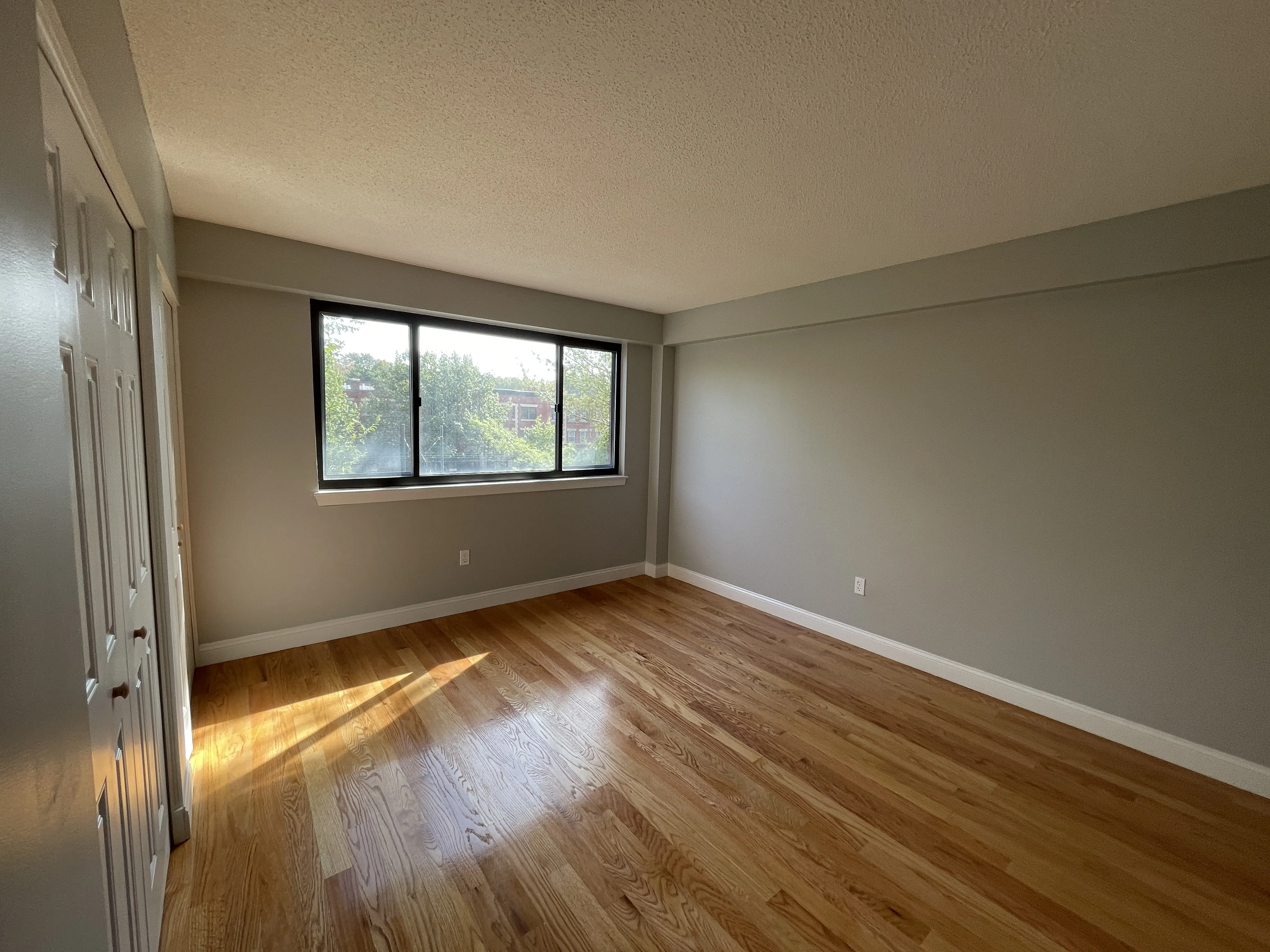 3 bed, 2 bath apartment for rent at 1850 Beacon St Unit 304F, Brookline — photo 8 of 24