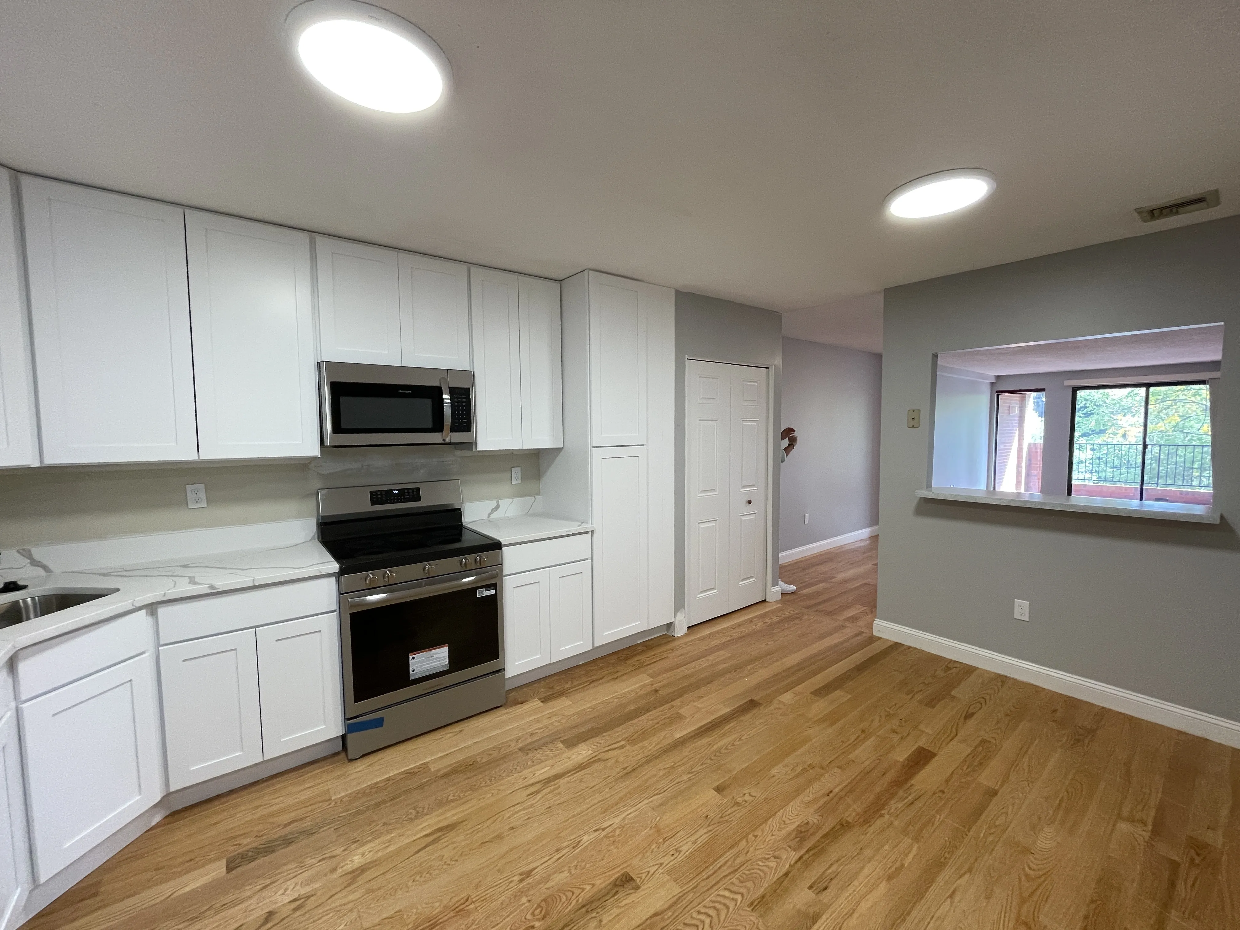 3 bed, 2 bath apartment for rent at 1850 Beacon St Unit 304F, Brookline — photo 2 of 24