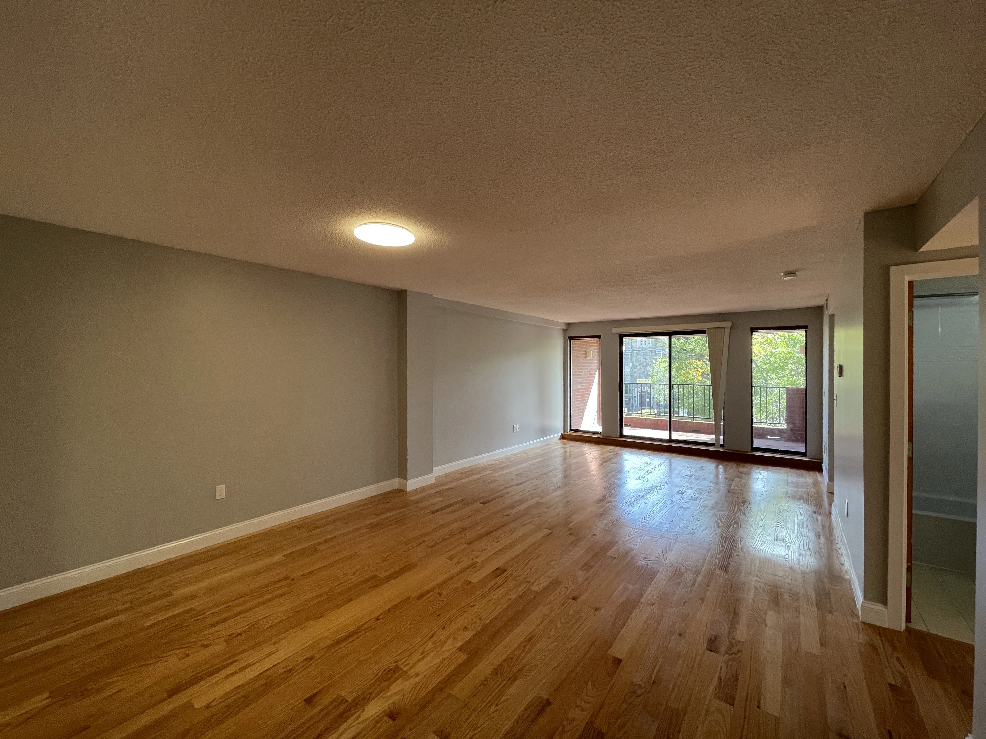 3 bed, 2 bath apartment for rent at 1850 Beacon St Unit 304F, Brookline — photo 4 of 24