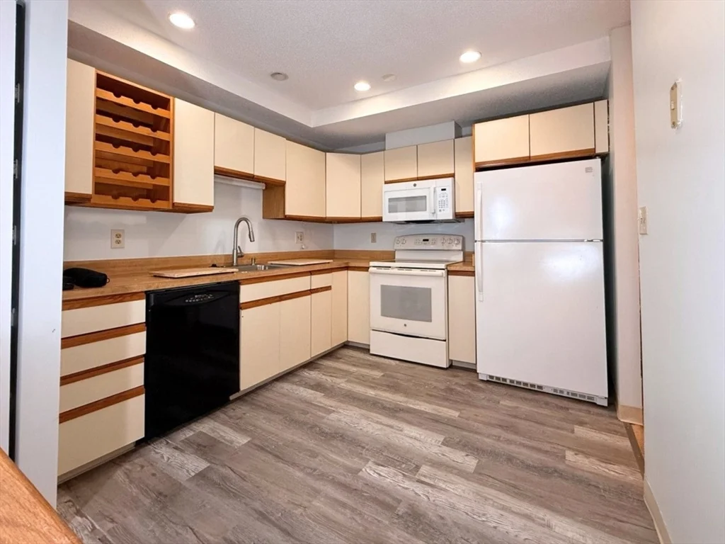2 bed, 2 bath apartment for rent at 1850 Beacon St Unit 50P, Brookline