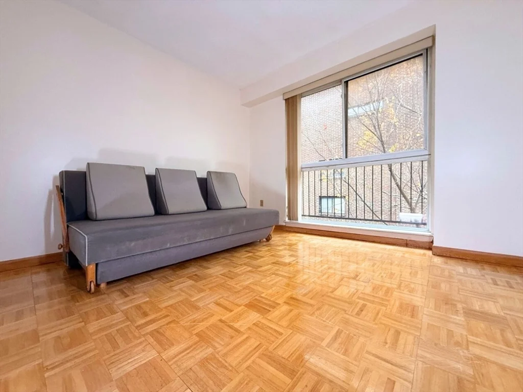 2 bed, 2 bath apartment for rent at 1850 Beacon St Unit 50P, Brookline — photo 3 of 10