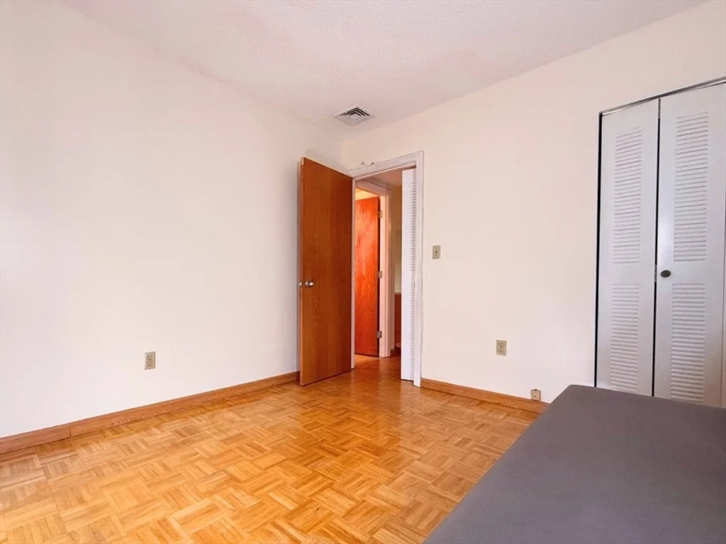 2 bed, 2 bath apartment for rent at 1850 Beacon St Unit 50P, Brookline — photo 9 of 10