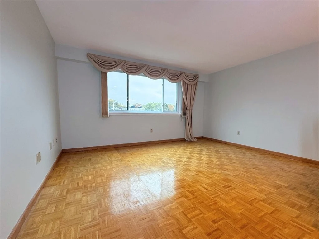 2 bed, 2 bath apartment for rent at 1850 Beacon St Unit 50P, Brookline — photo 6 of 10