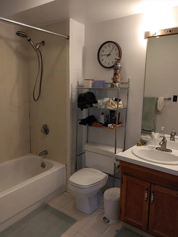 1 bed, 1 bath apartment for rent at 1850 Beacon Unit 203, Chestnut Hill — photo 10 of 12