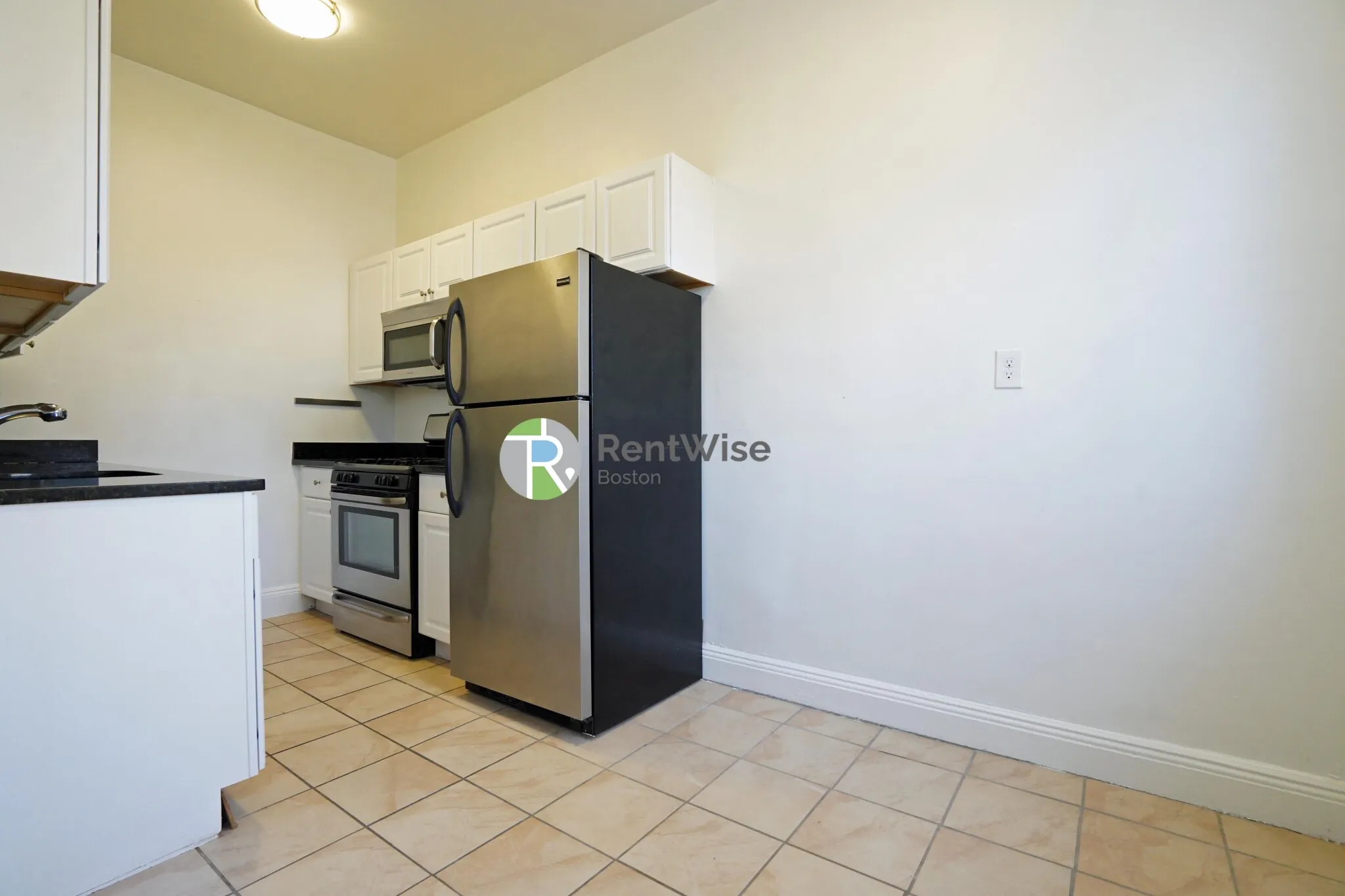 1 bed, 1 bath apartment for rent at 1850 Commonwealth Ave Unit 3, Brighton — photo 6 of 33