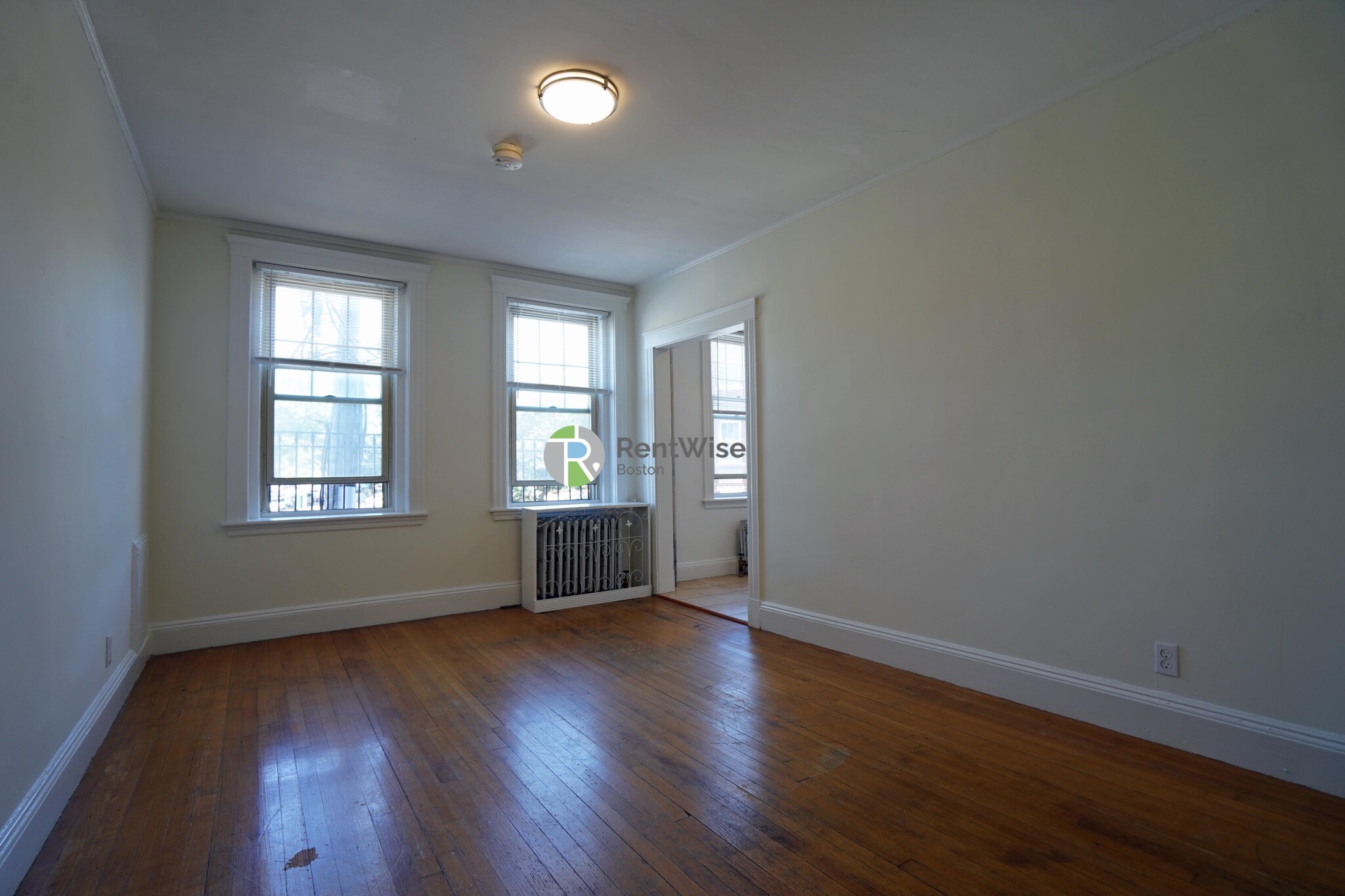Studio bed, 1 bath apartment for rent at 1850 Commonwealth Ave Unit 33, Brighton — photo 1 of 11