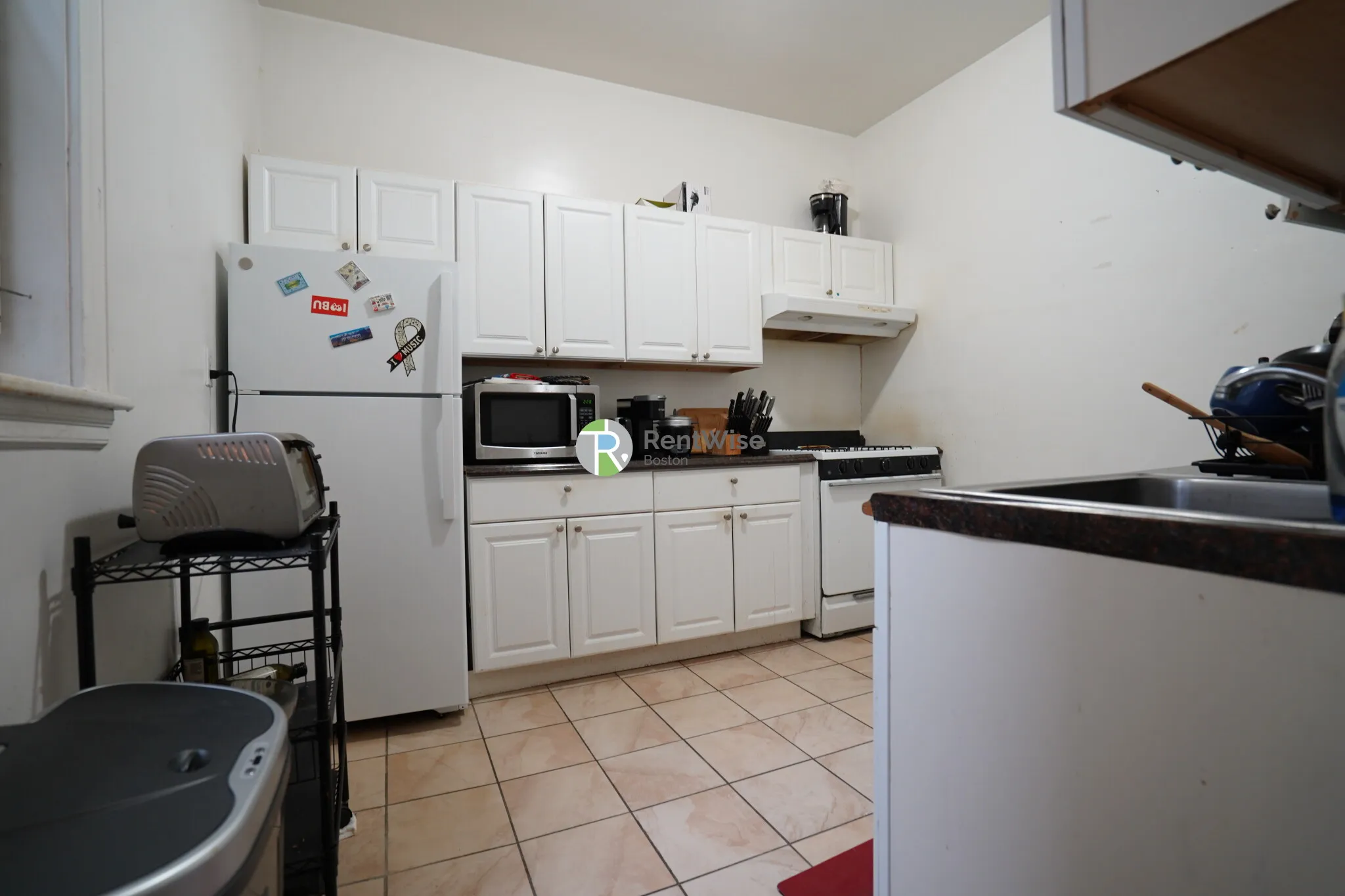 3 bed, 1 bath apartment for rent at 1850 Commonwealth Ave Unit 4, Brighton — photo 6 of 26