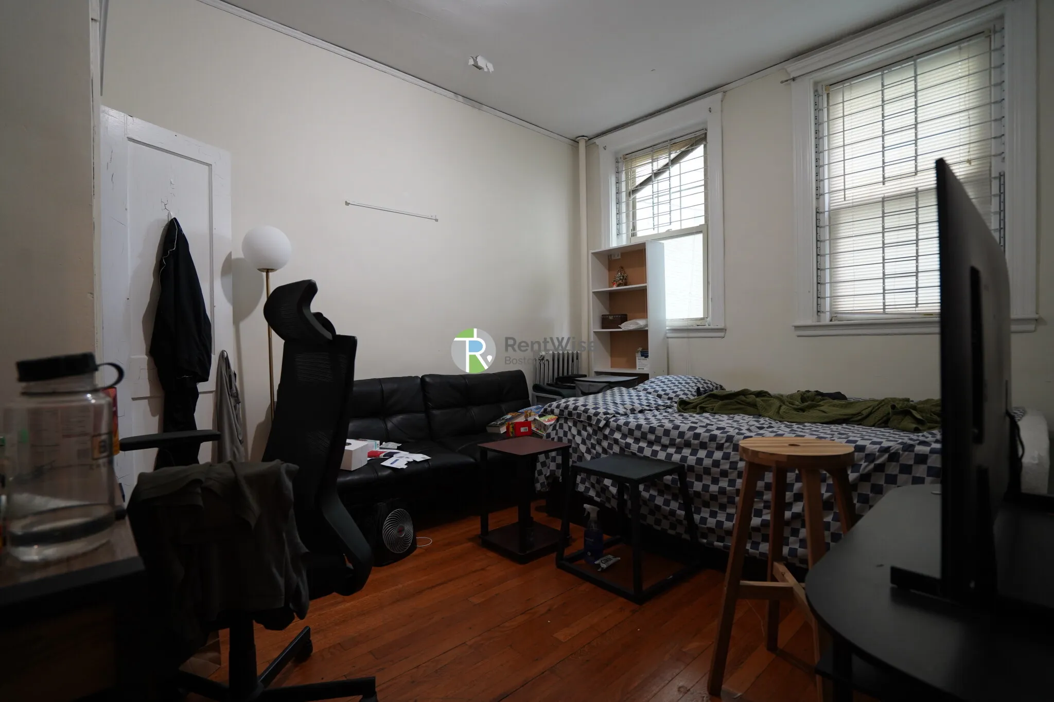 3 bed, 1 bath apartment for rent at 1850 Commonwealth Ave Unit 4, Brighton — photo 15 of 26