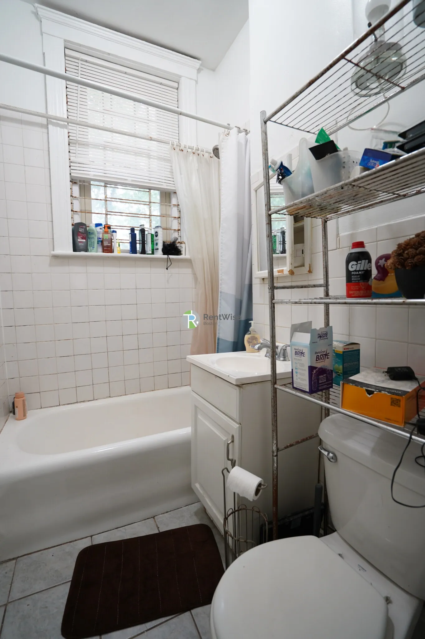 3 bed, 1 bath apartment for rent at 1850 Commonwealth Ave Unit 4, Brighton — photo 14 of 26
