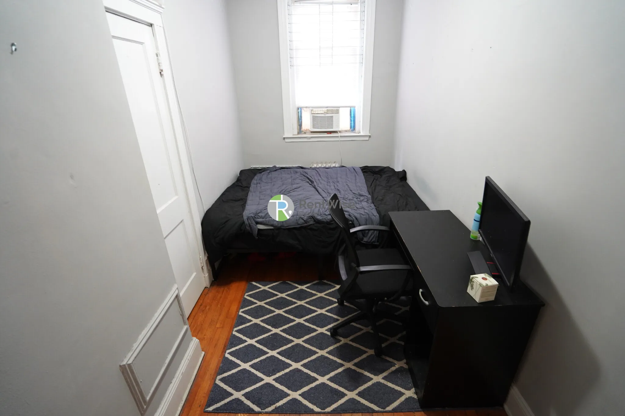 3 bed, 1 bath apartment for rent at 1850 Commonwealth Ave Unit 4, Brighton — photo 10 of 26