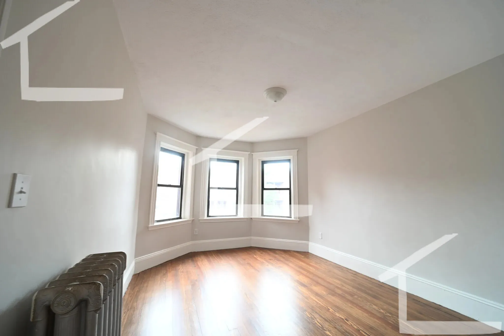 3 bed, 1 bath apartment for rent at 1855 Beacon St Unit 2EF, Aspinwall Hill — photo 7 of 30