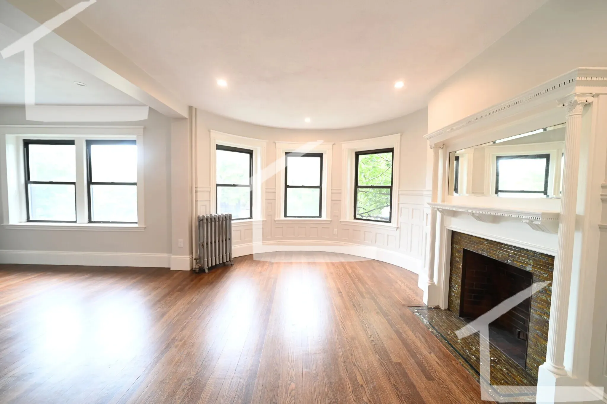 3 bed, 1 bath apartment for rent at 1855 Beacon St Unit 2EF, Aspinwall Hill