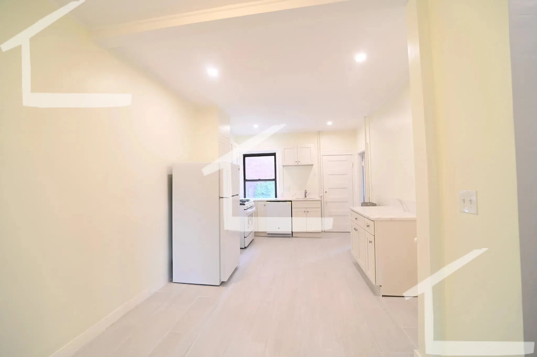 3 bed, 1 bath apartment for rent at 1855 Beacon St Unit 2EF, Aspinwall Hill — photo 3 of 30
