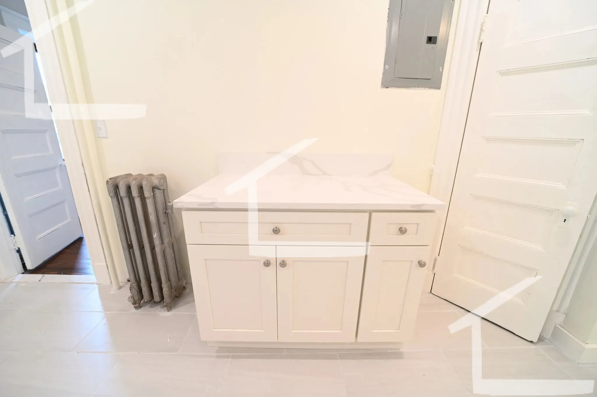 3 bed, 1 bath apartment for rent at 1855 Beacon St Unit 2EF, Aspinwall Hill — photo 17 of 30