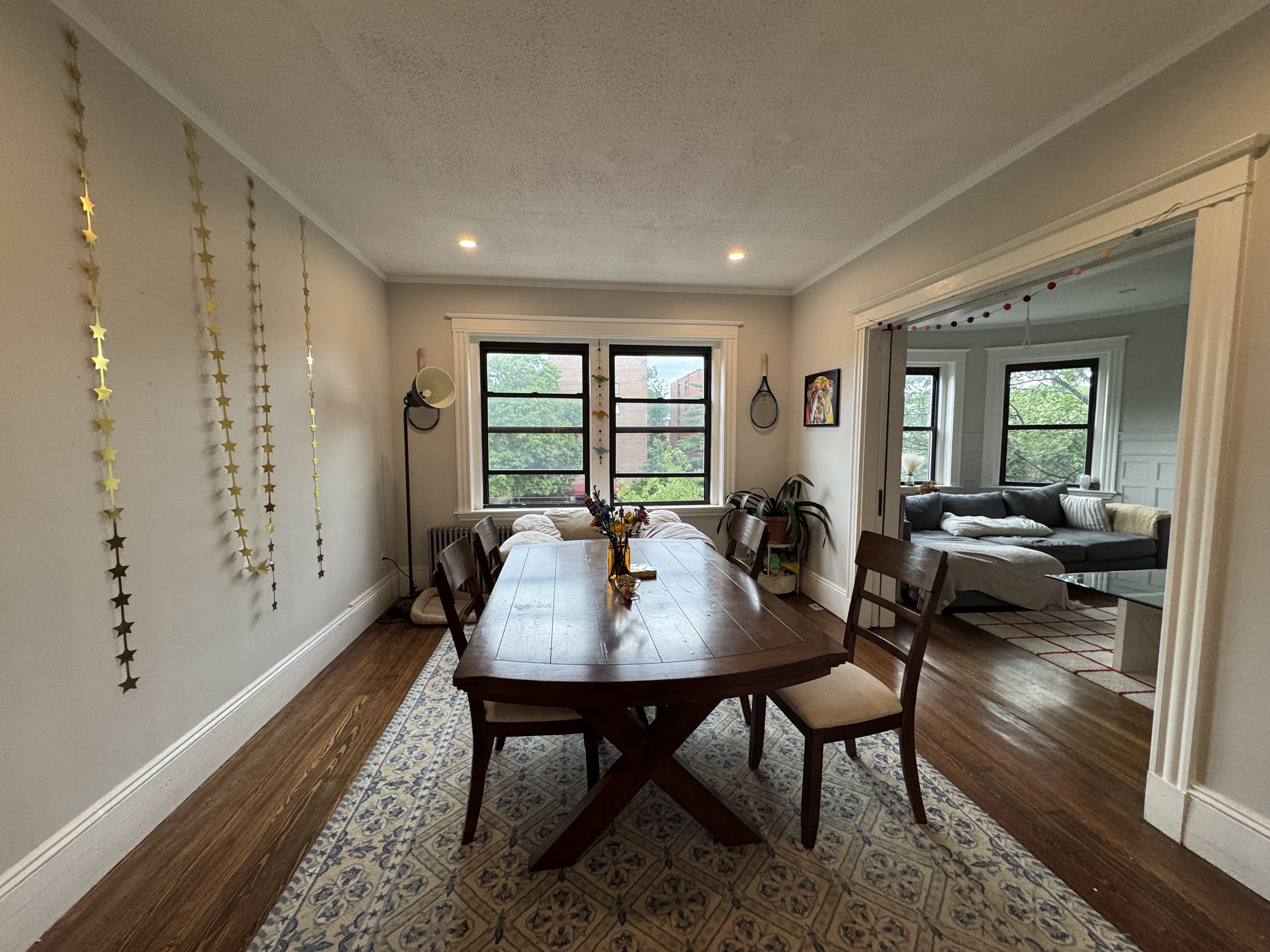 3 bed, 1 bath apartment for rent at 1855 Beacon St Unit 3, Brookline — photo 2 of 10