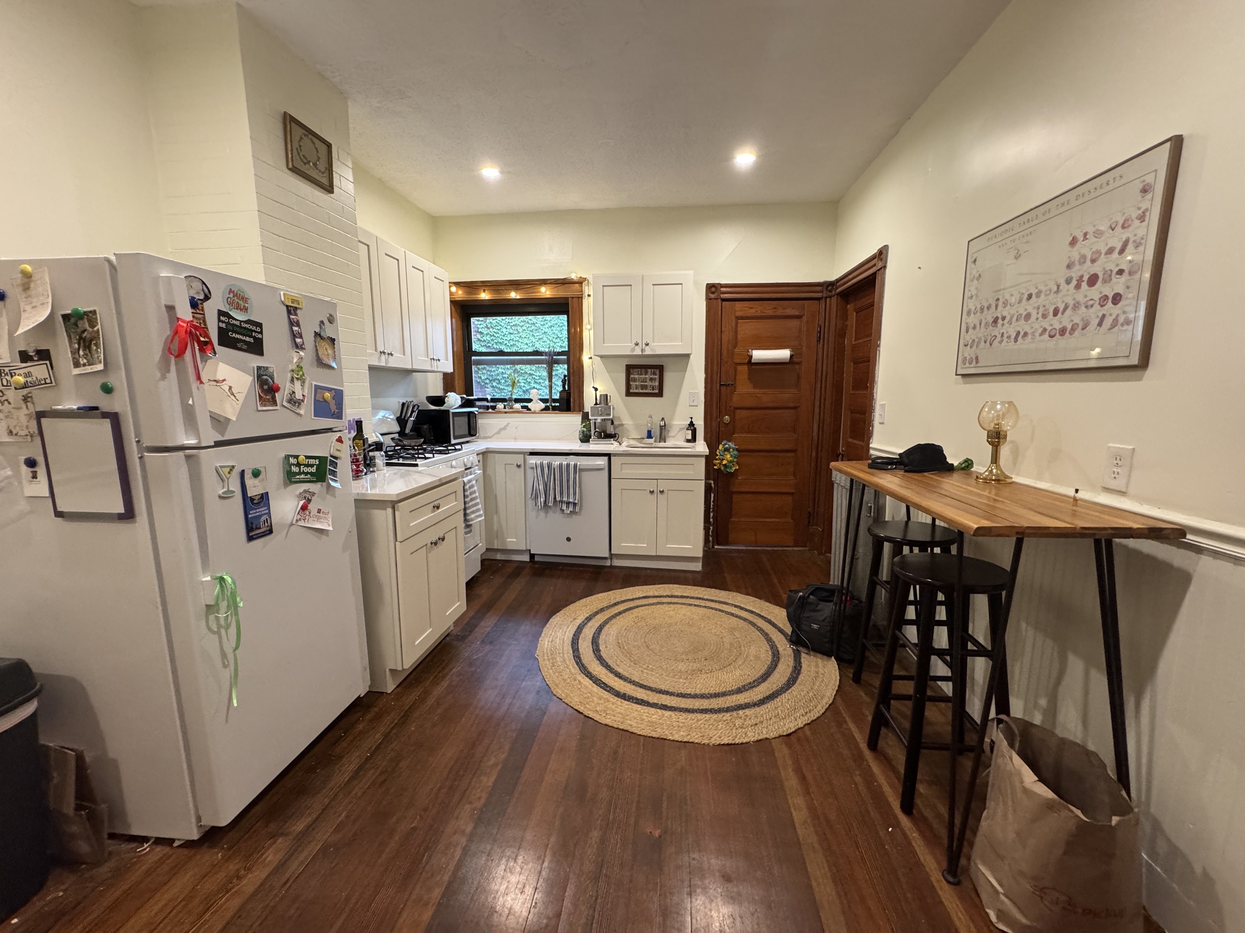 3 bed, 1 bath apartment for rent at 1855 Beacon St Unit 3, Brookline — photo 7 of 10