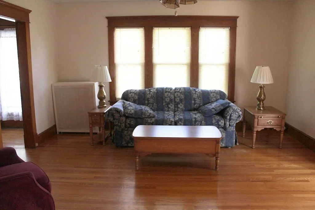 3 bed, 1 bath apartment for rent at 1859 Northampton St Unit 1, Holyoke — photo 6 of 17