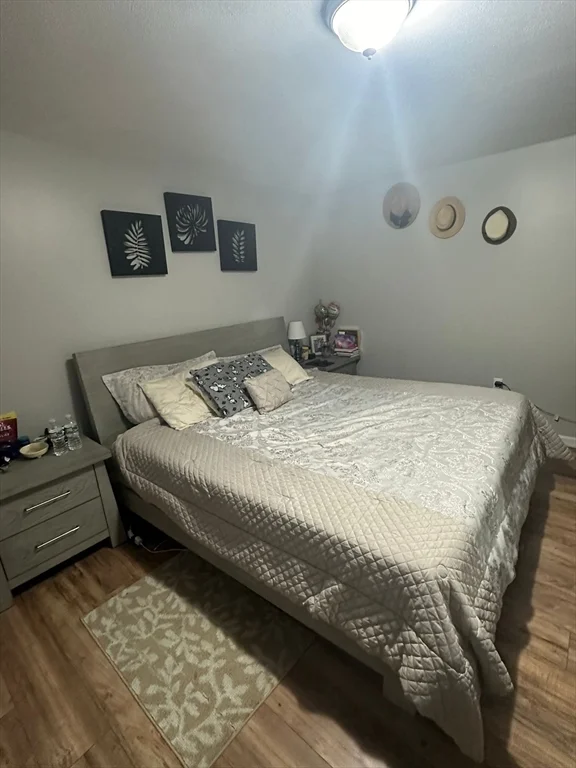 3 bed, 1 bath apartment for rent at 185B Park St Unit 1, Lawrence — photo 5 of 7