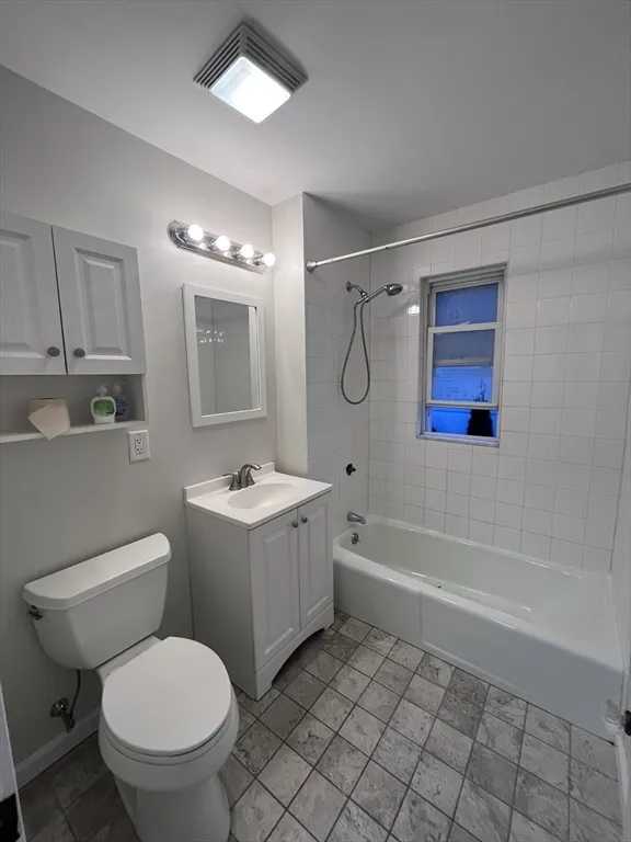 3 bed, 1 bath apartment for rent at 186-188 Atlantic Unit 1, Quincy — photo 4 of 13