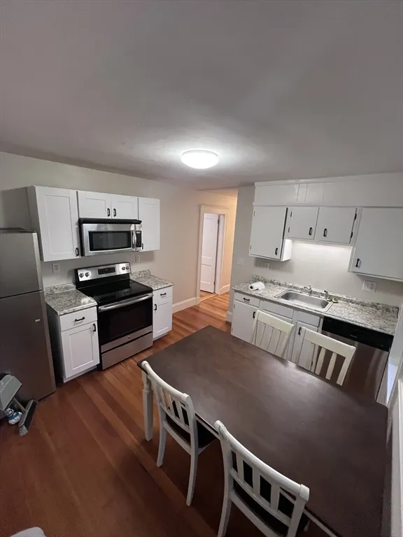 3 bed, 1 bath apartment for rent at 186-188 Atlantic Unit 1, Quincy — photo 3 of 13