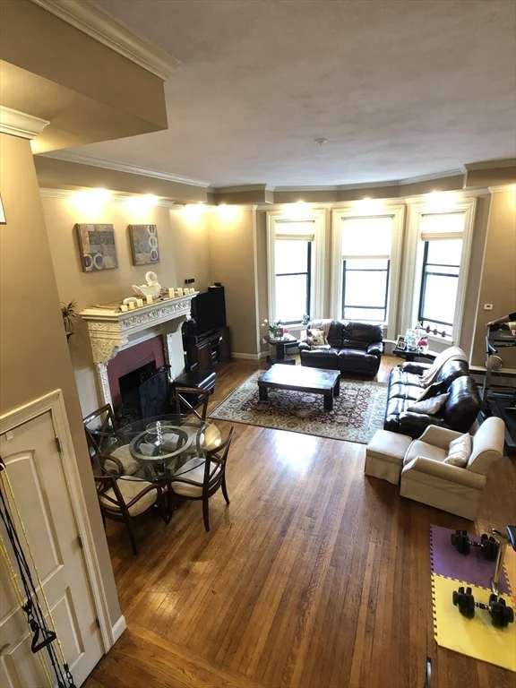 2 bed, 2 bath apartment for rent at 186 Beacon St Unit 3, Back Bay — photo 6 of 17