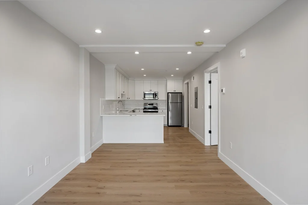 1 bed, 1 bath apartment for rent at 186 Bedford St Unit 204, Lexington — photo 3 of 10