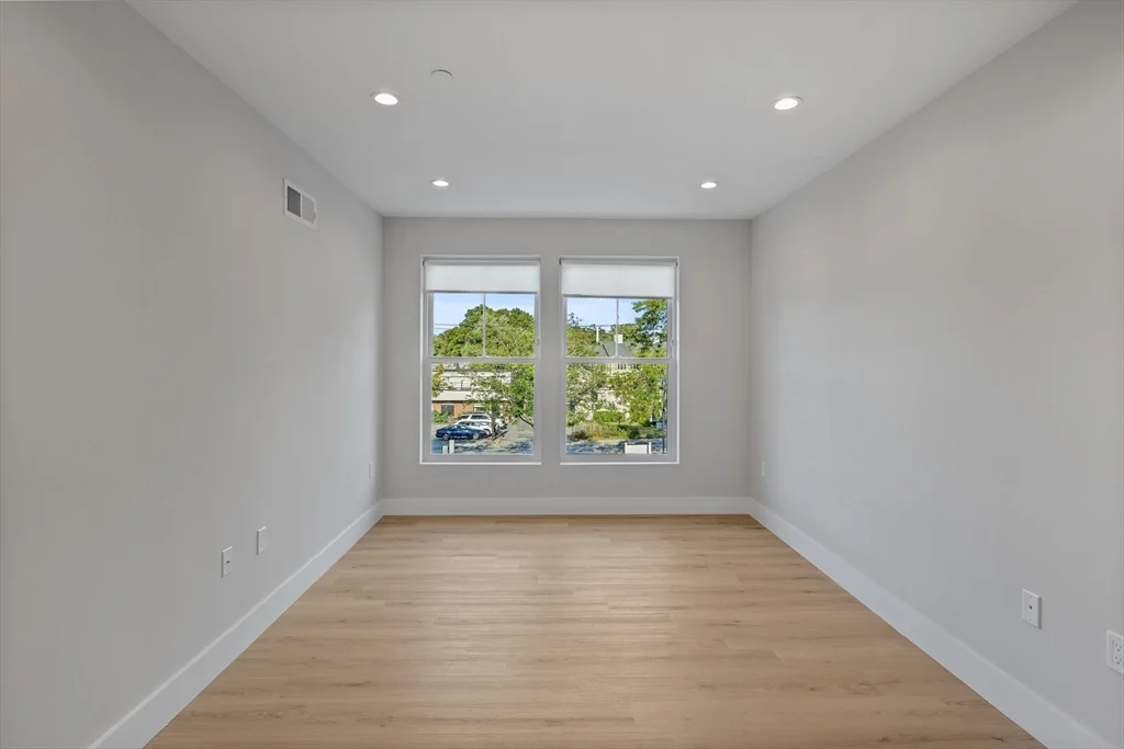 1 bed, 1 bath apartment for rent at 186 Bedford St Unit 204, Lexington — photo 4 of 10