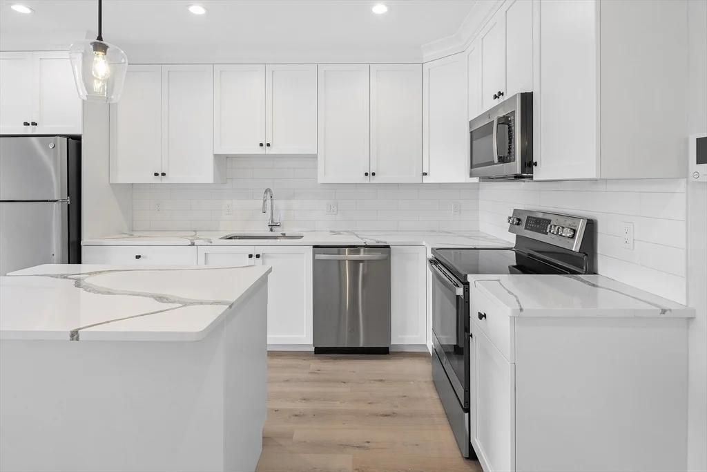 1 bed, 1 bath apartment for rent at 186 Bedford St Unit 210, Lexington — photo 1 of 19