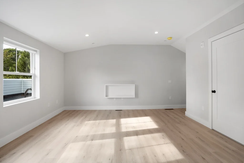 1 bed, 1 bath apartment for rent at 186 Bedford St Unit 210, Lexington — photo 11 of 19